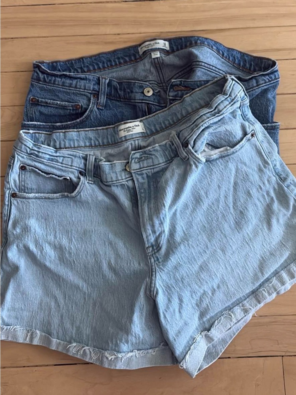 Abercrombie women’s denim shorts size 33